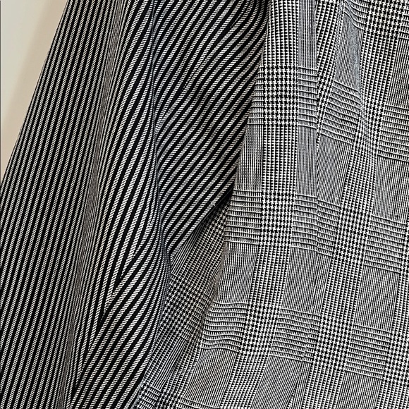 NVLT NWOT Oversized Grey Pinstripe Asymmetric Blazer Lined, Size S/M - Picture 6 of 13